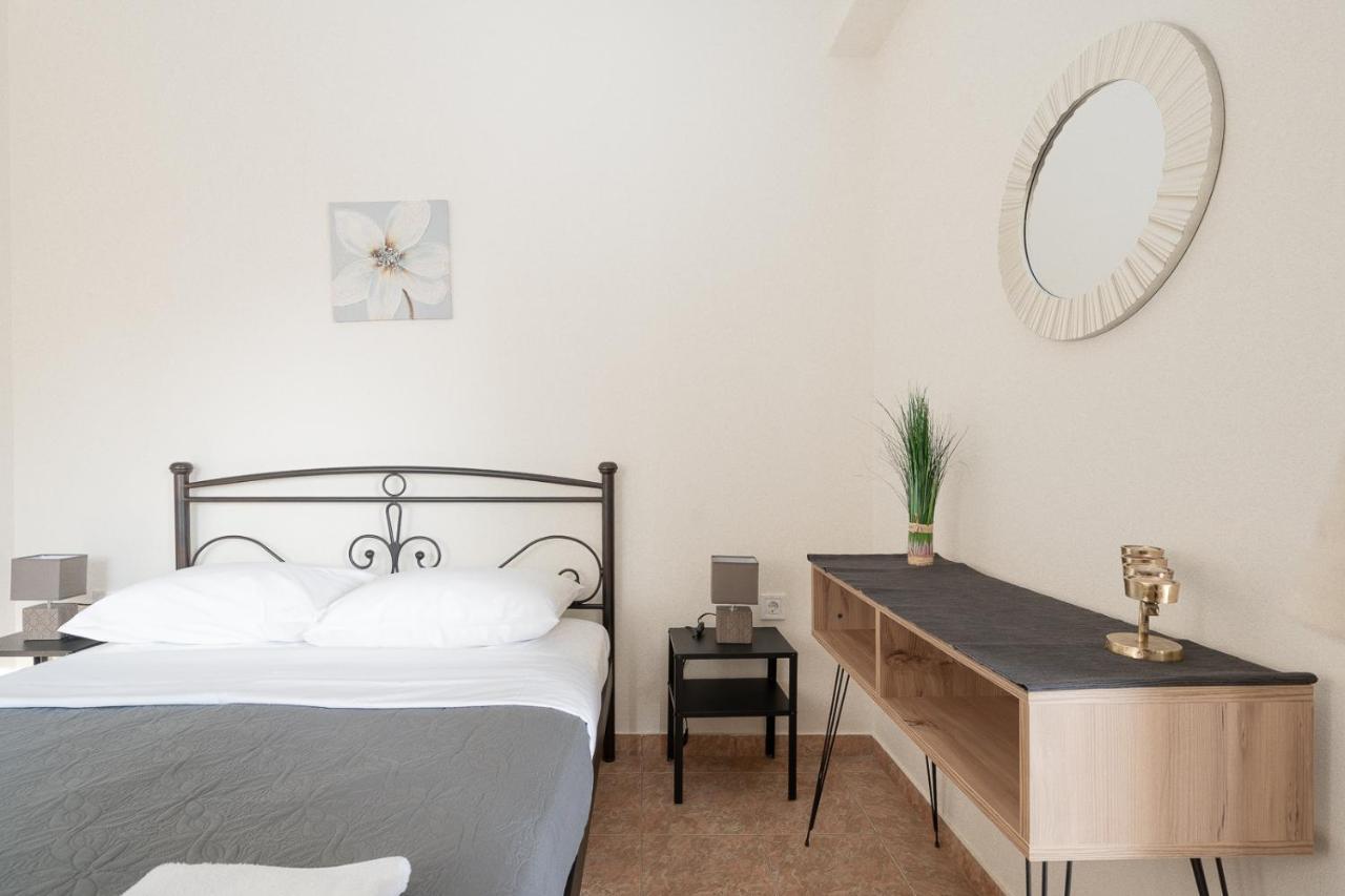 Mtc-Sfs Apartment By The Sea And Airport Pórto Ráfti Eksteriør bilde